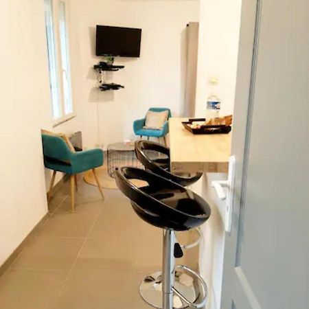 Le Petit Charmeur, Parking, Wifi, Gare Lägenhet Flers  Exteriör bild