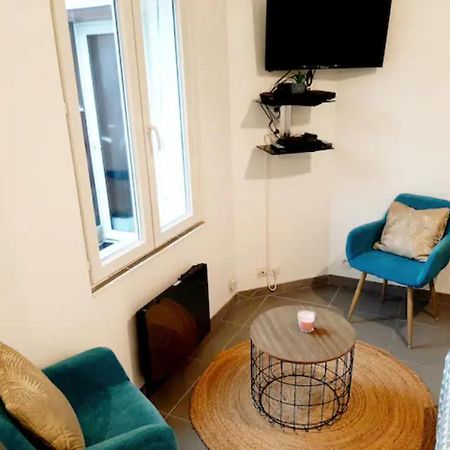 Le Petit Charmeur, Parking, Wifi, Gare Lägenhet Flers  Exteriör bild