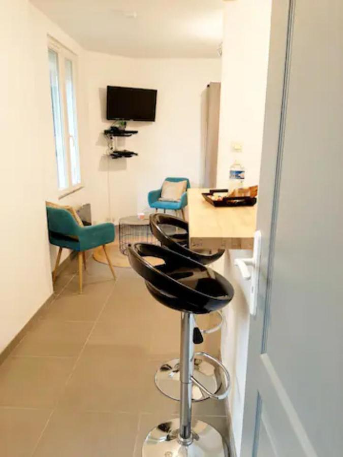 Le Petit Charmeur, Parking, Wifi, Gare Lägenhet Flers  Exteriör bild