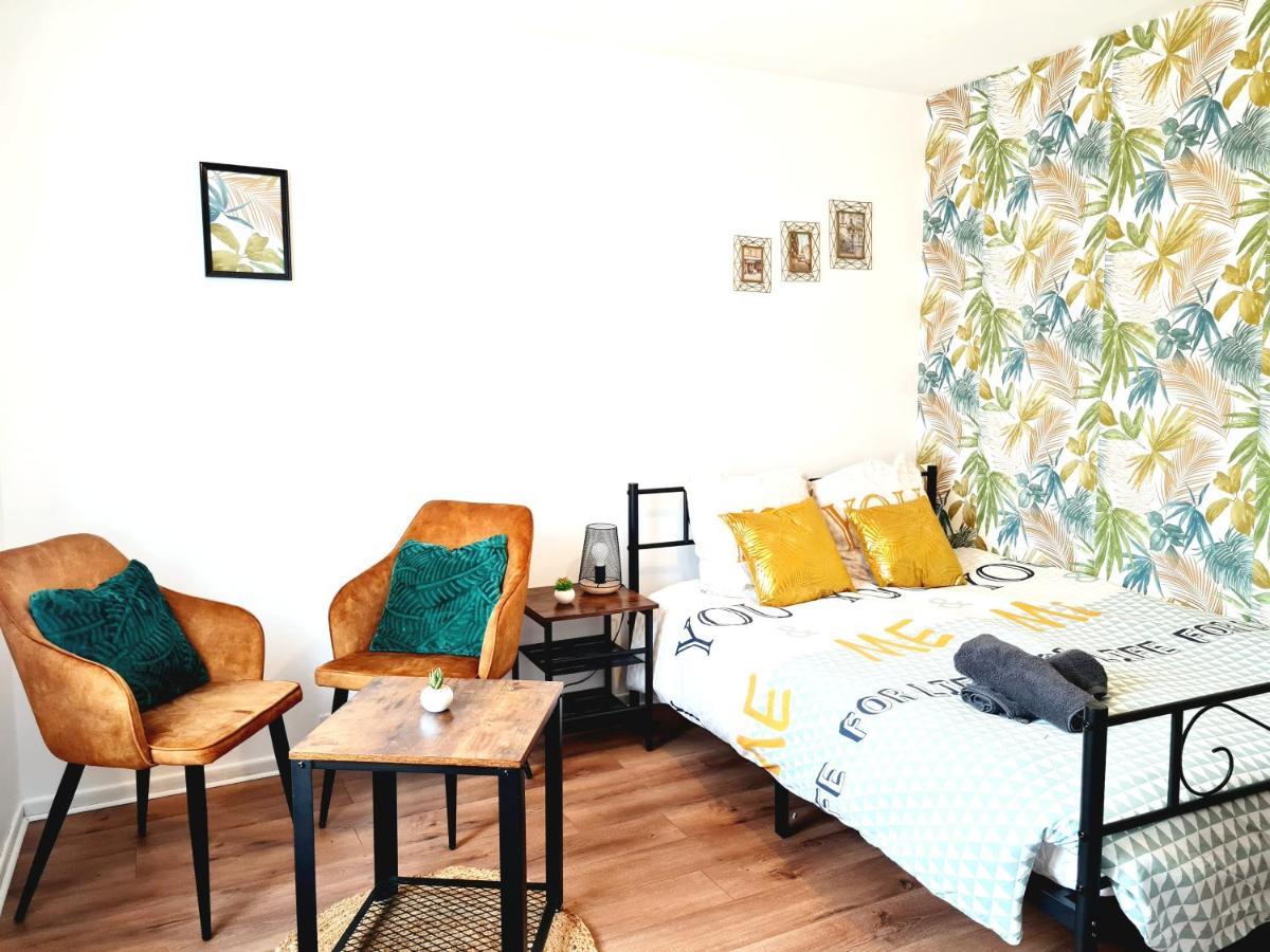Le Petit Charmeur, Parking, Wifi, Gare Lägenhet Flers  Exteriör bild