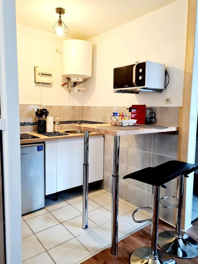 Le Petit Charmeur, Parking, Wifi, Gare Lägenhet Flers  Exteriör bild