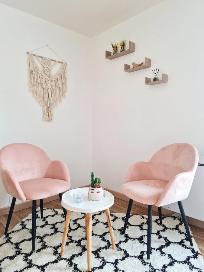 Le Petit Charmeur, Parking, Wifi, Gare Lägenhet Flers  Exteriör bild
