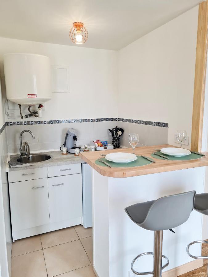 Le Petit Charmeur, Parking, Wifi, Gare Lägenhet Flers  Exteriör bild